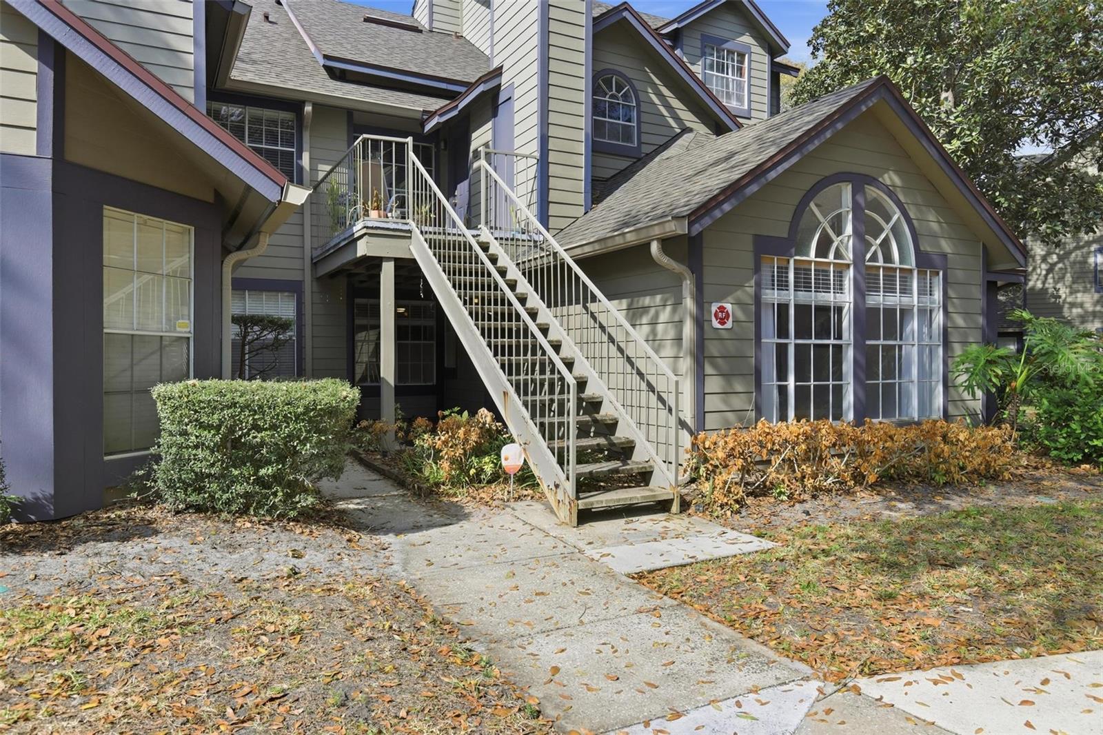 966 HELMSLEY COURT 100