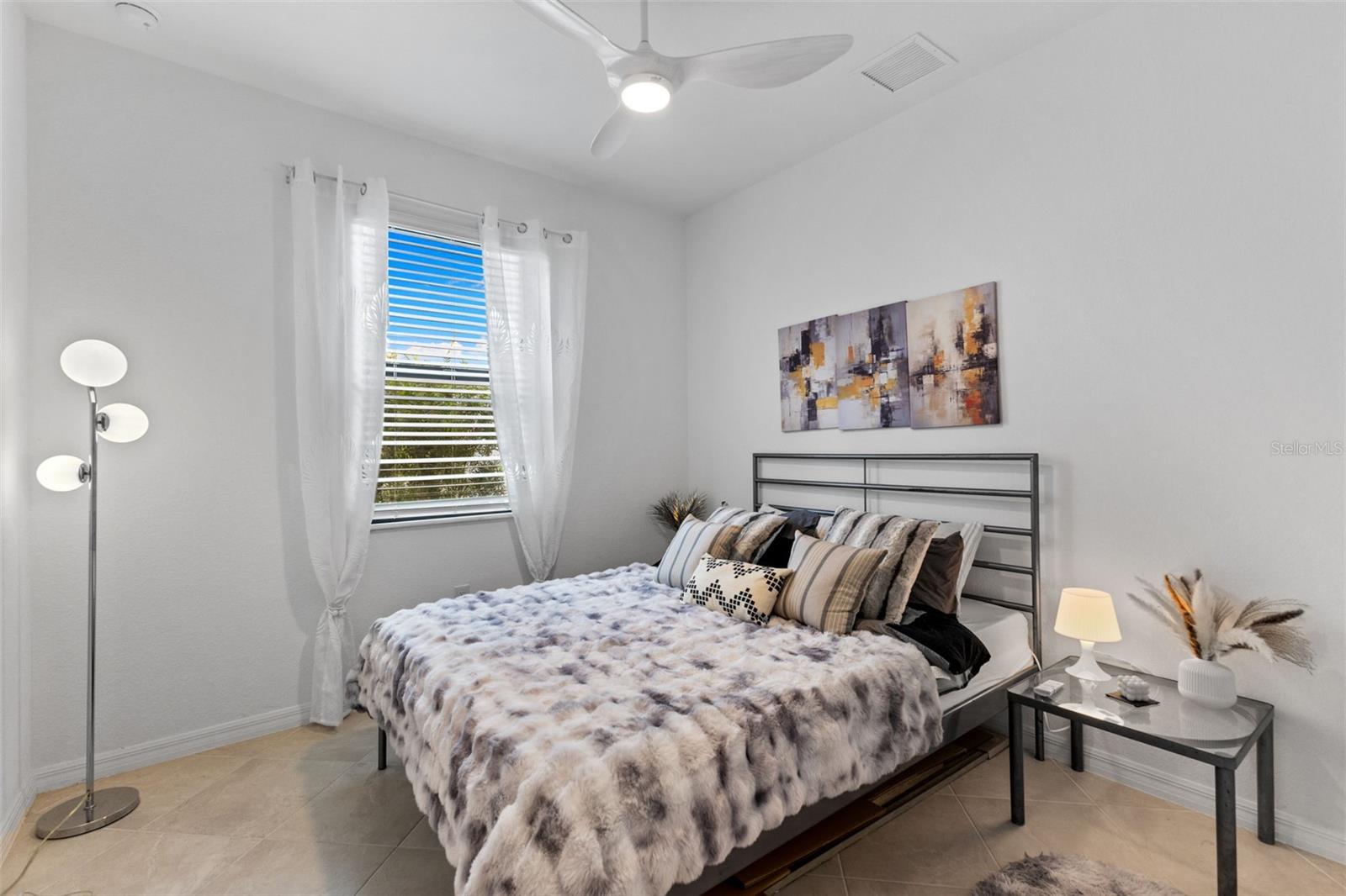 LAKESPUR/WELLEN PARK - Residential Lease