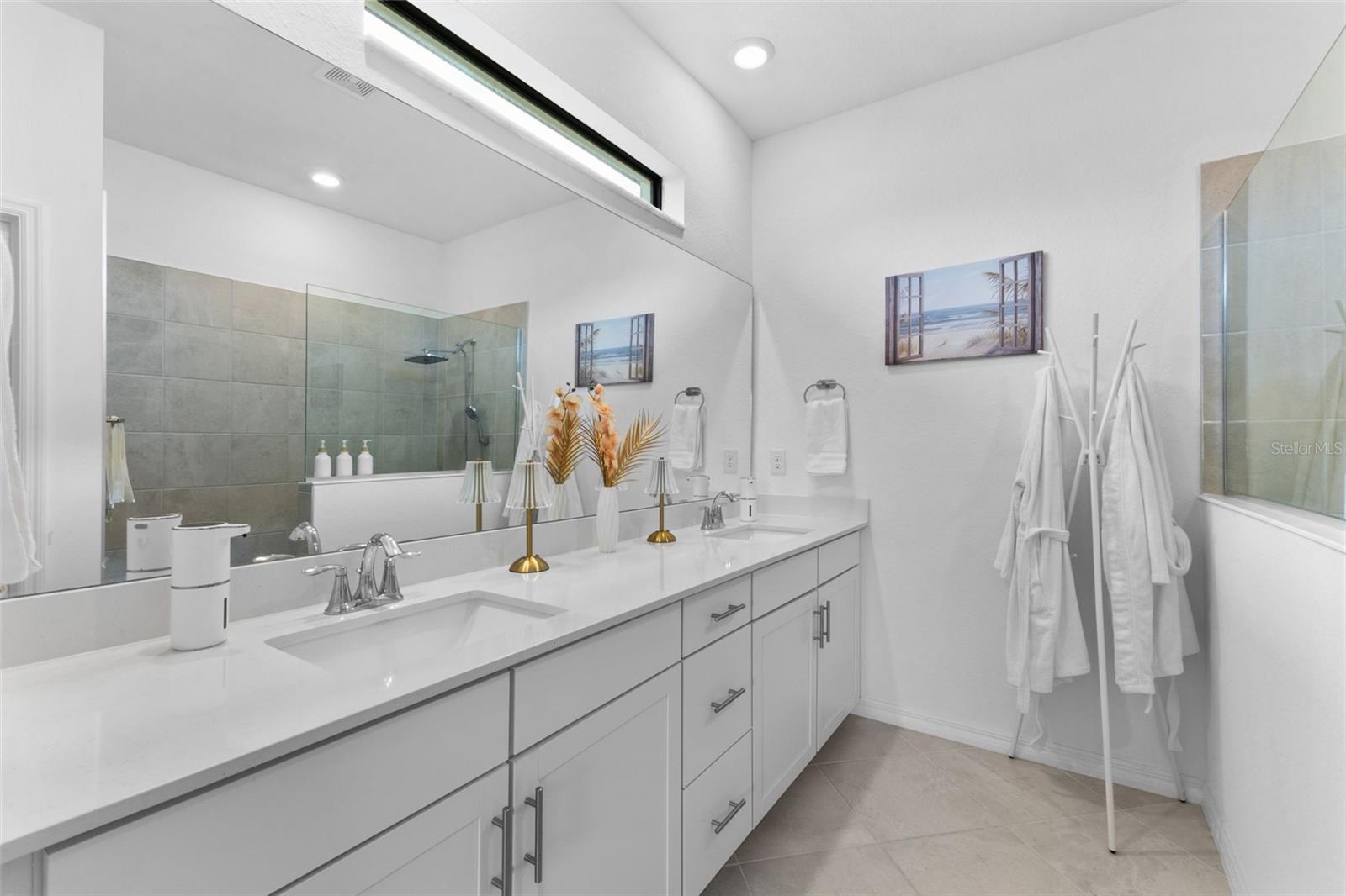LAKESPUR/WELLEN PARK - Residential Lease