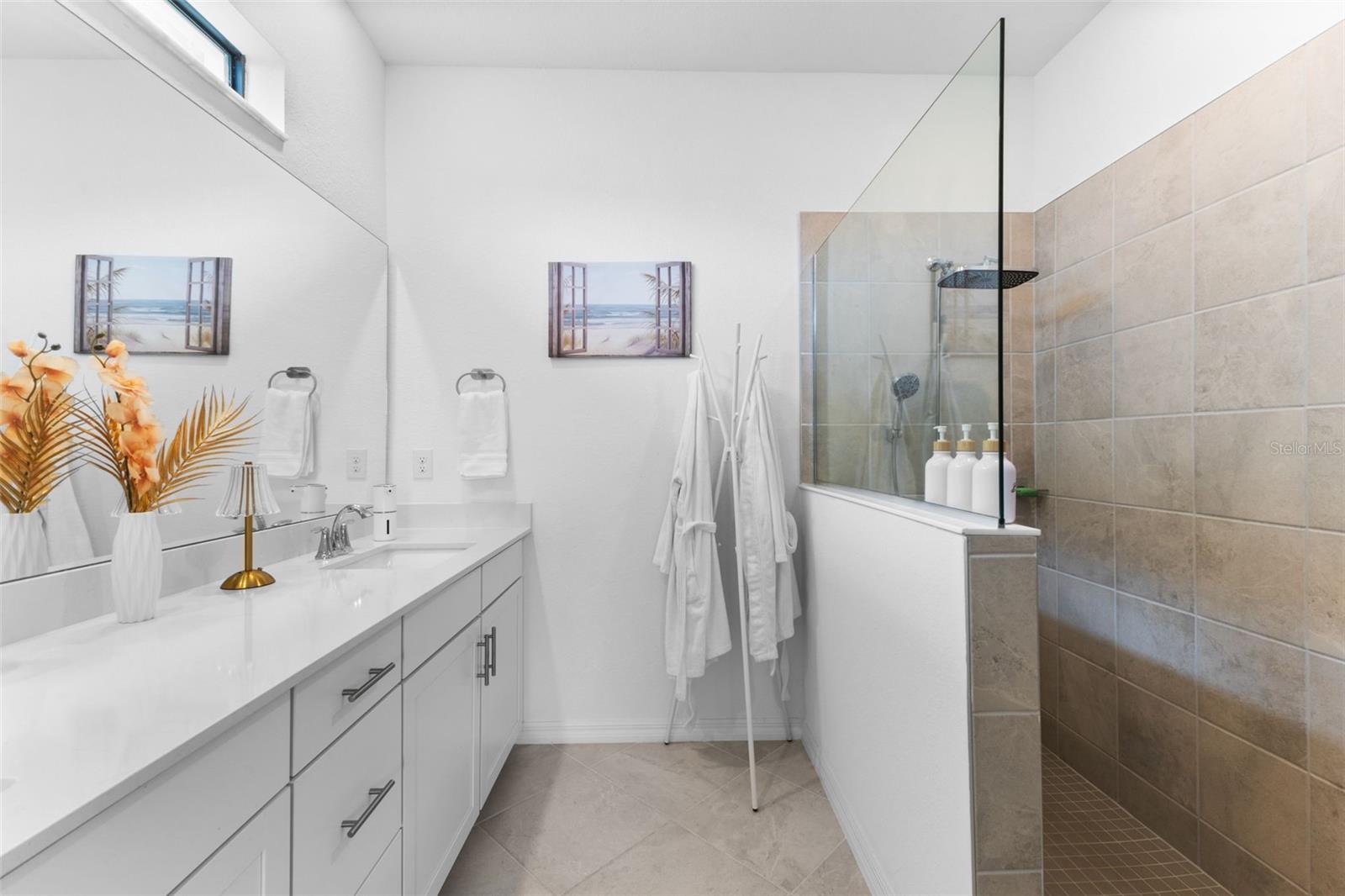 LAKESPUR/WELLEN PARK - Residential Lease