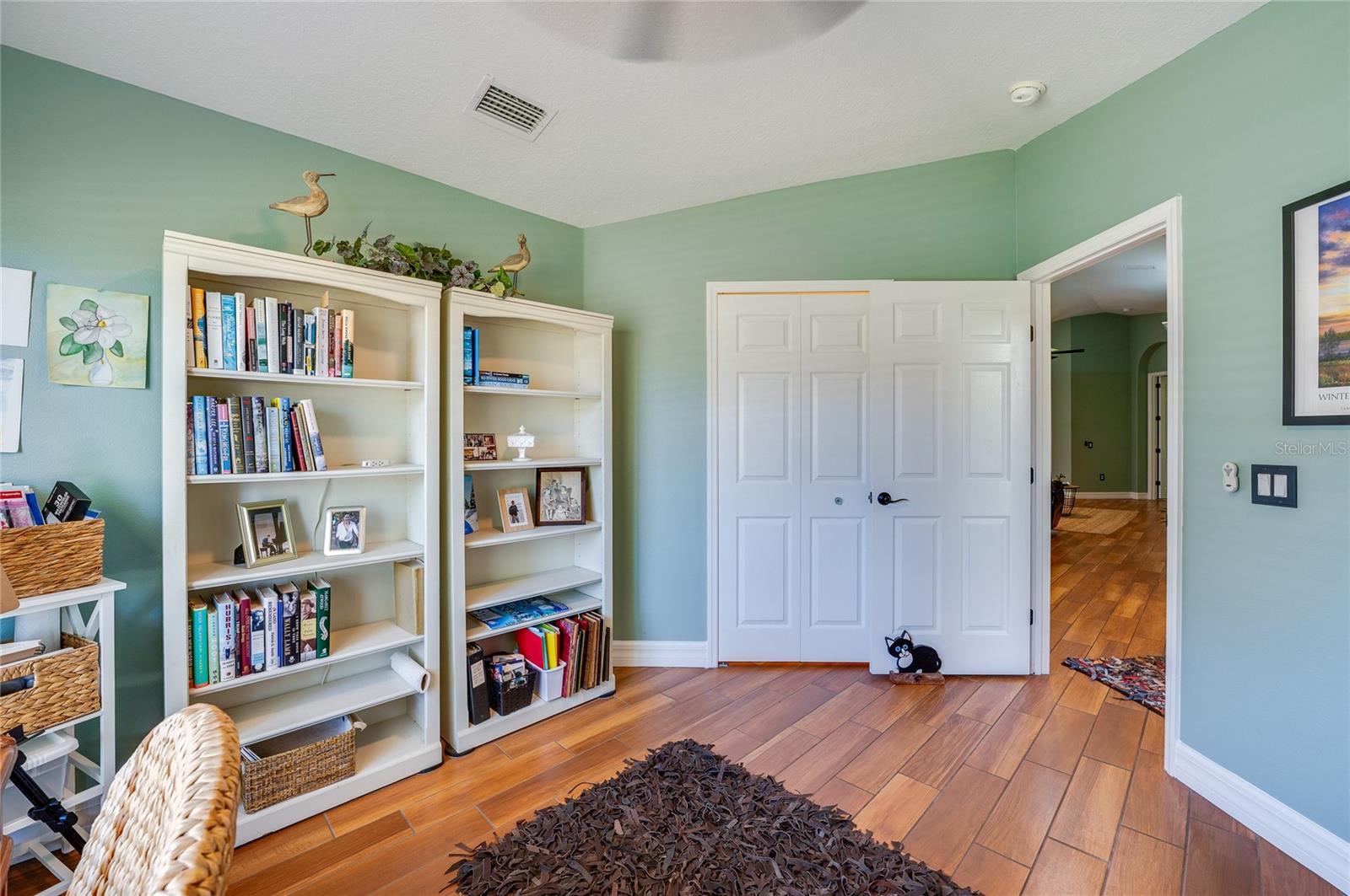 CYPRESS COVE/PELICAN BAY 03 - Residential