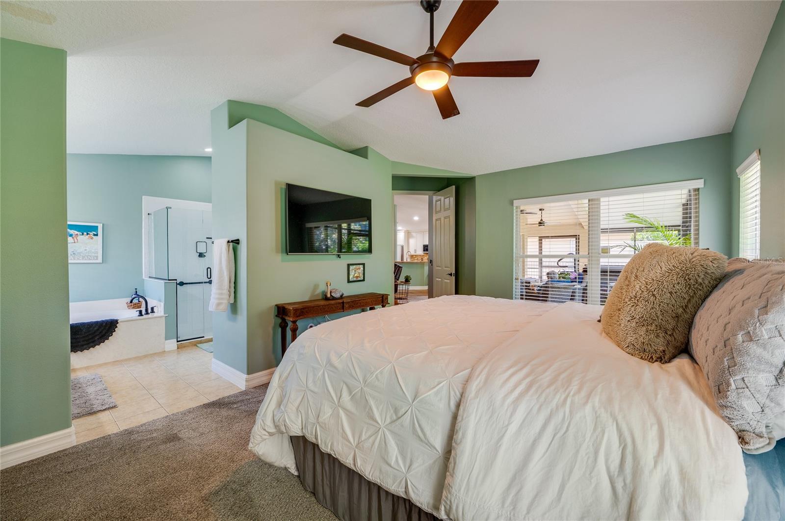 CYPRESS COVE/PELICAN BAY 03 - Residential