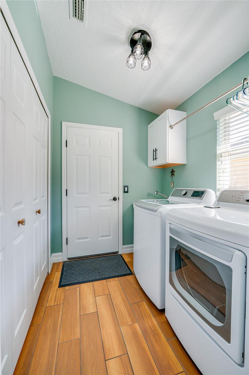 CYPRESS COVE/PELICAN BAY 03 - Residential