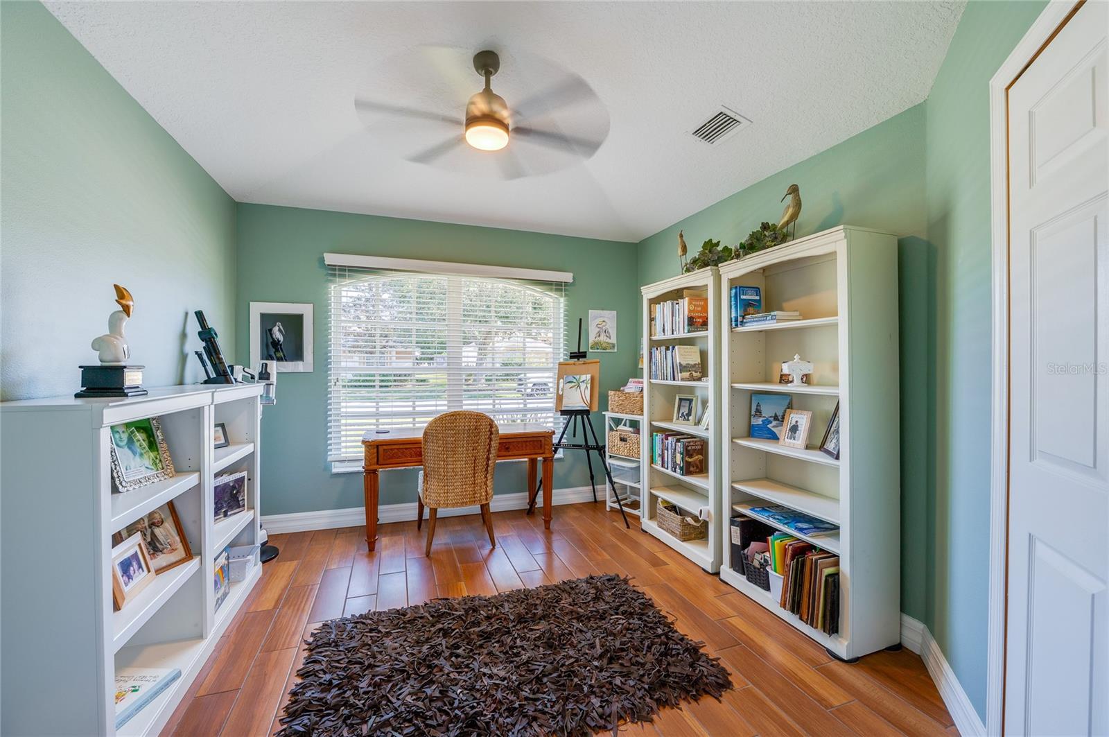 CYPRESS COVE/PELICAN BAY 03 - Residential