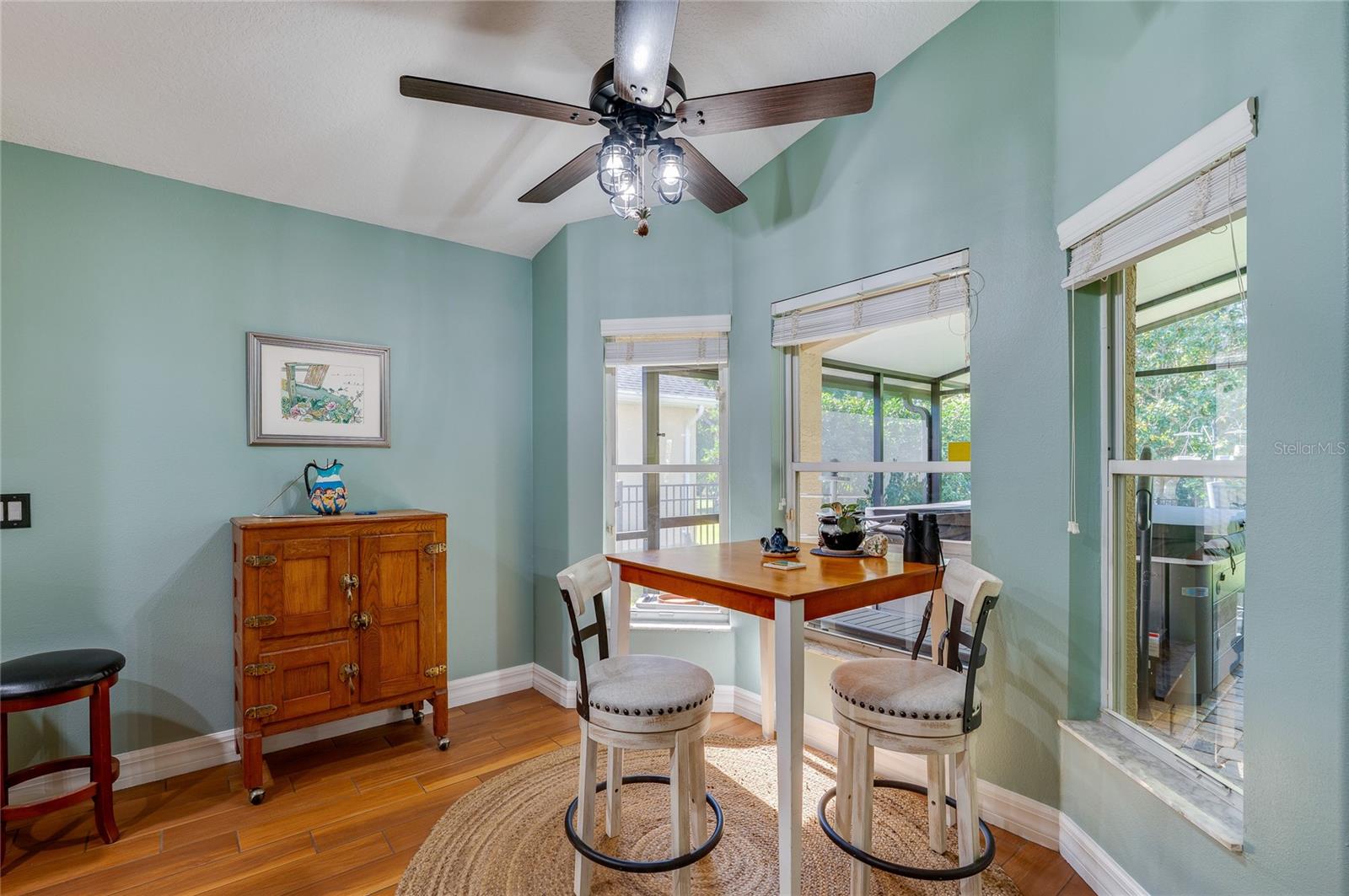 CYPRESS COVE/PELICAN BAY 03 - Residential