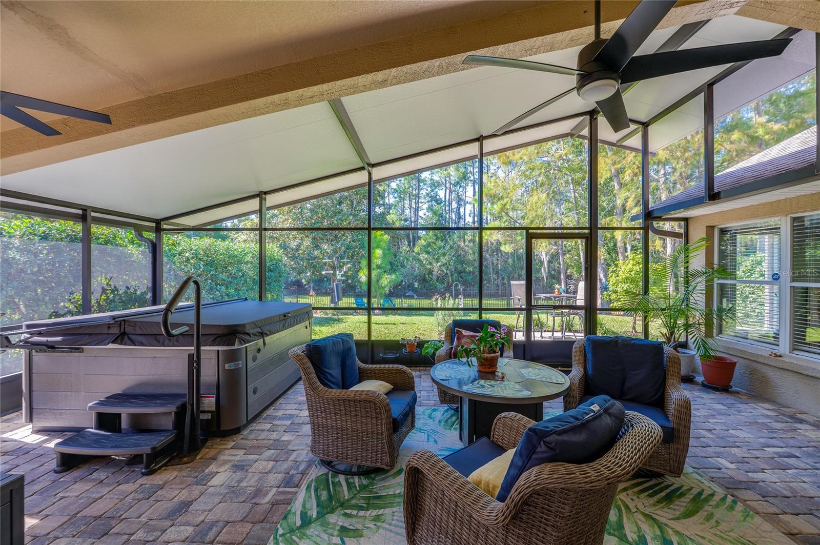 CYPRESS COVE/PELICAN BAY 03 - Residential