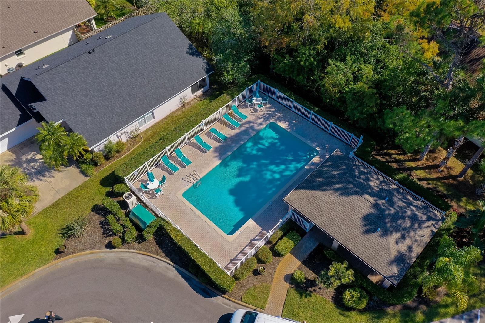 CYPRESS COVE/PELICAN BAY 03 - Residential