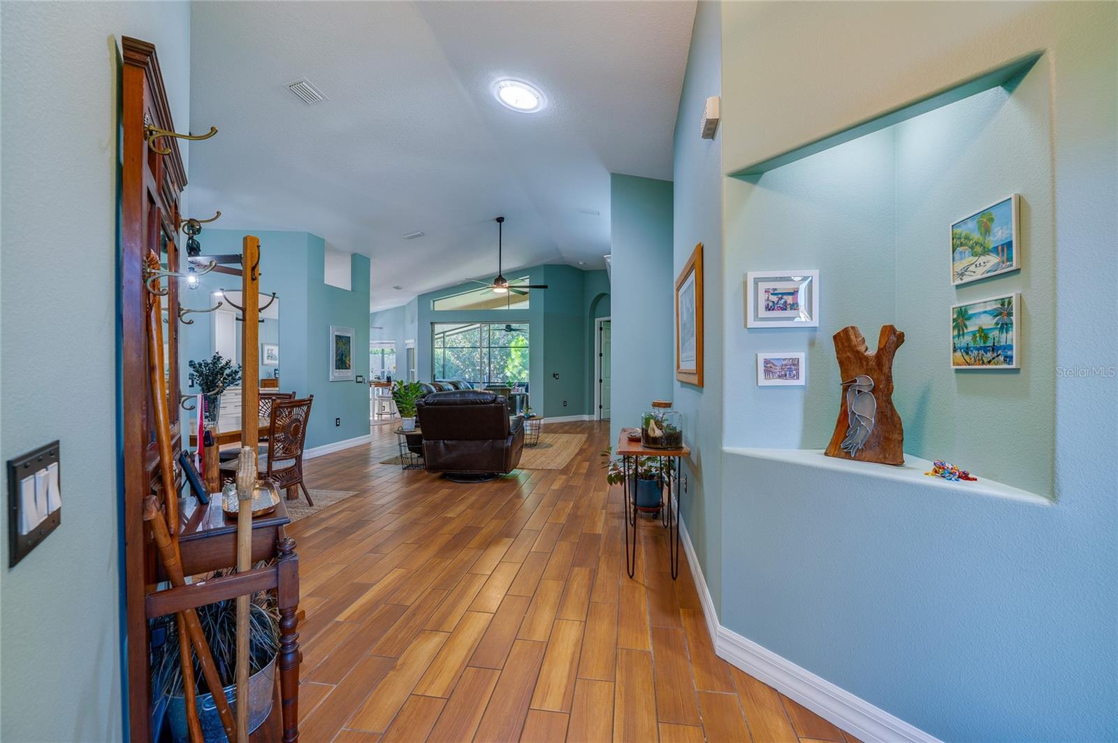 CYPRESS COVE/PELICAN BAY 03 - Residential