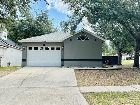 A home in VALRICO