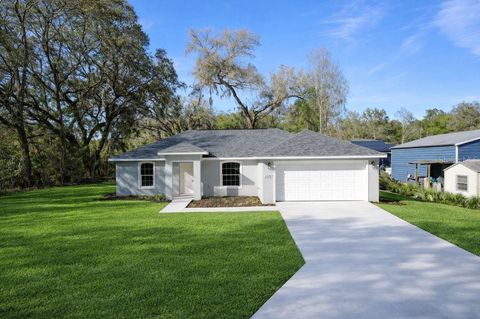Photo of 13787 SW 104th Lane, Dunnellon, FL 34432 (MLS # OM716580)