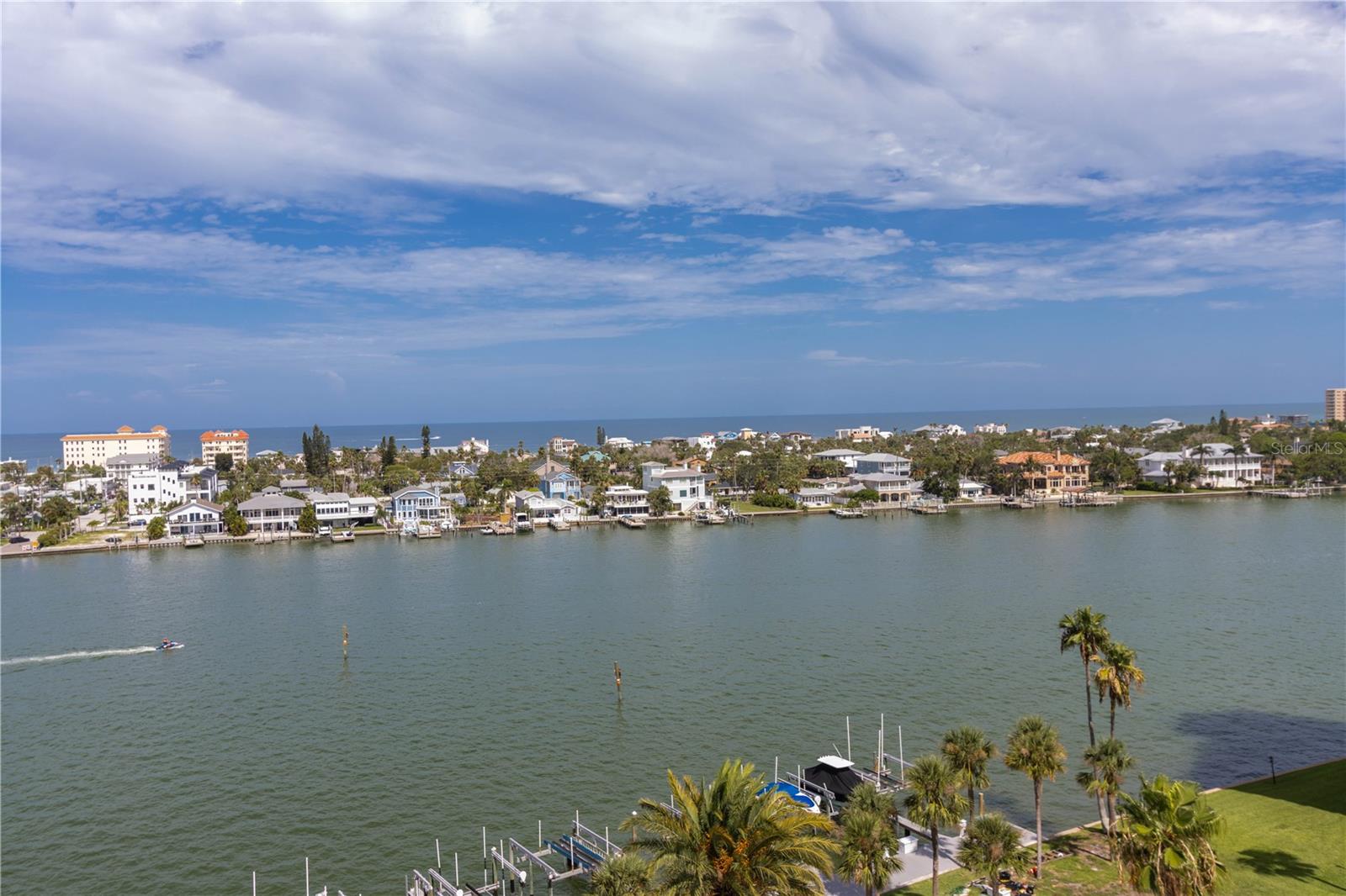 ISLAND WALK CONDO - Residential Lease