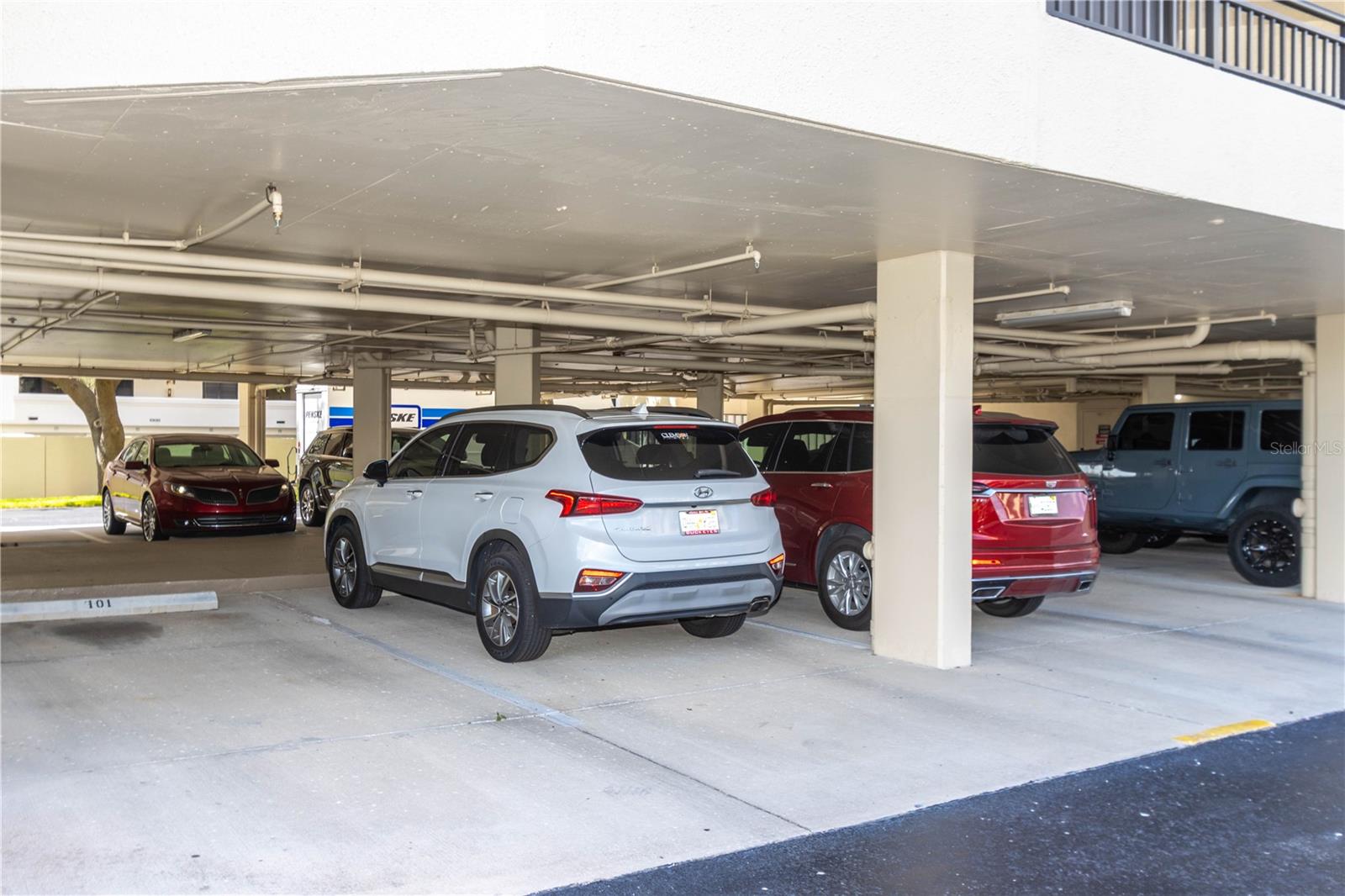 ISLAND WALK CONDO - Residential Lease