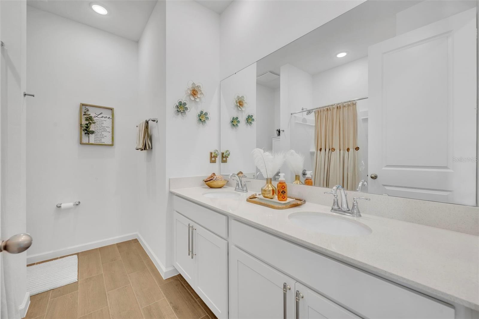 SEASONS AT BELLA VISTA - Residential