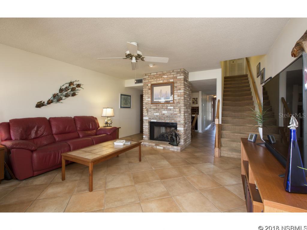 Marina Bay Twnhms - Residential