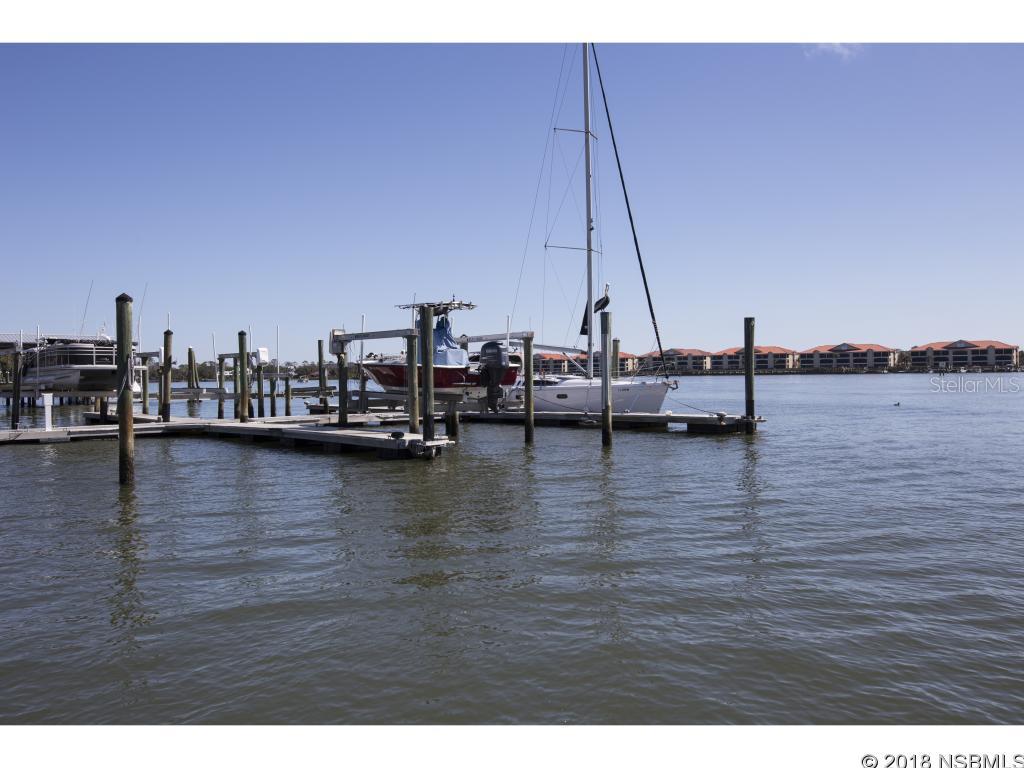 Marina Bay Twnhms - Residential