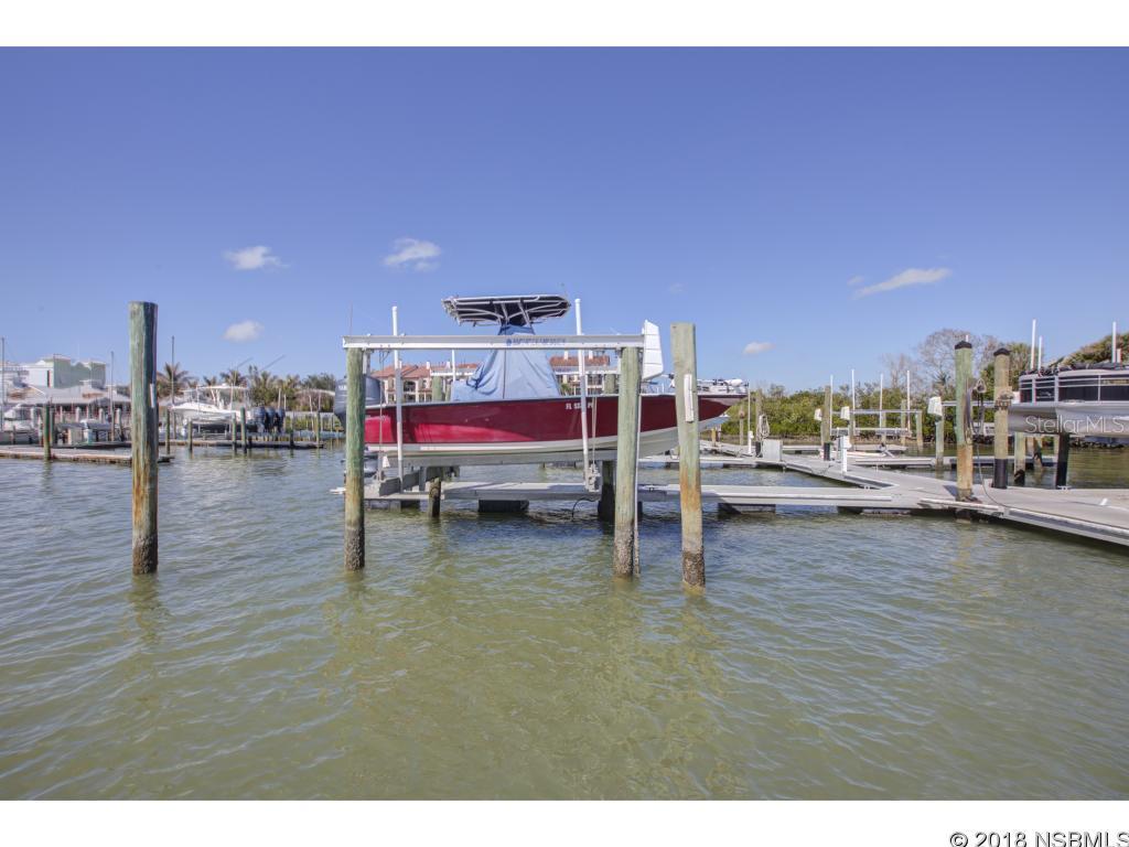 Marina Bay Twnhms - Residential