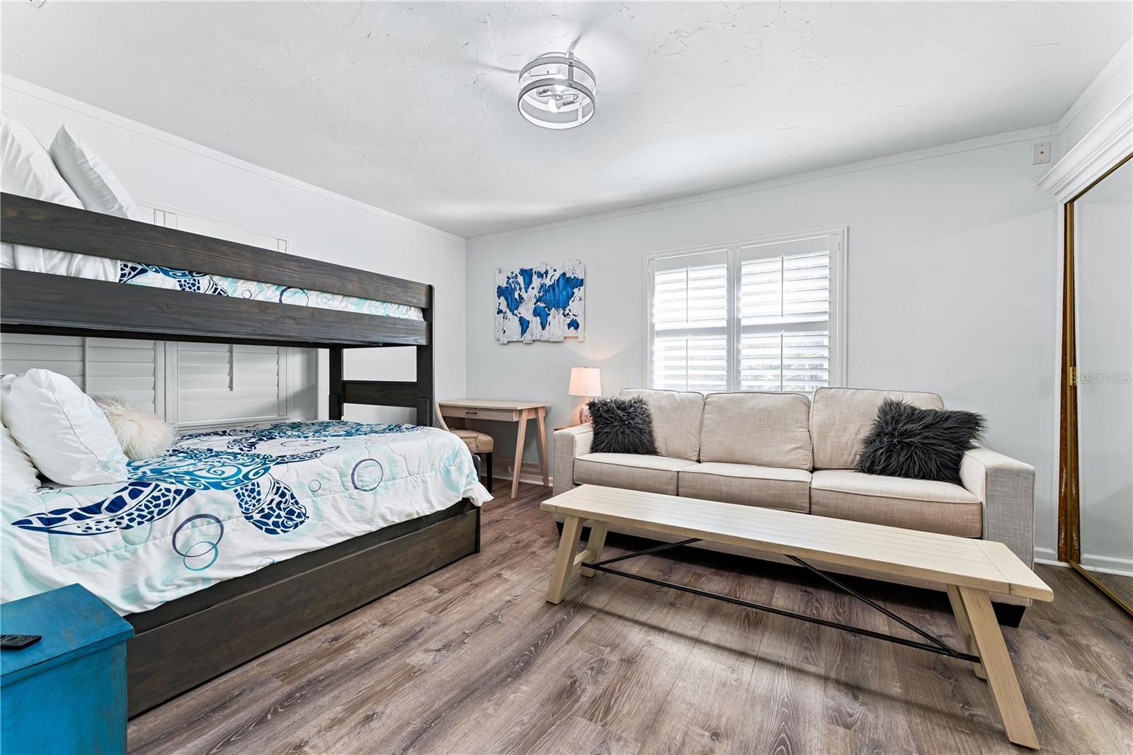 POINSETTIA PARK 2 - Residential Lease