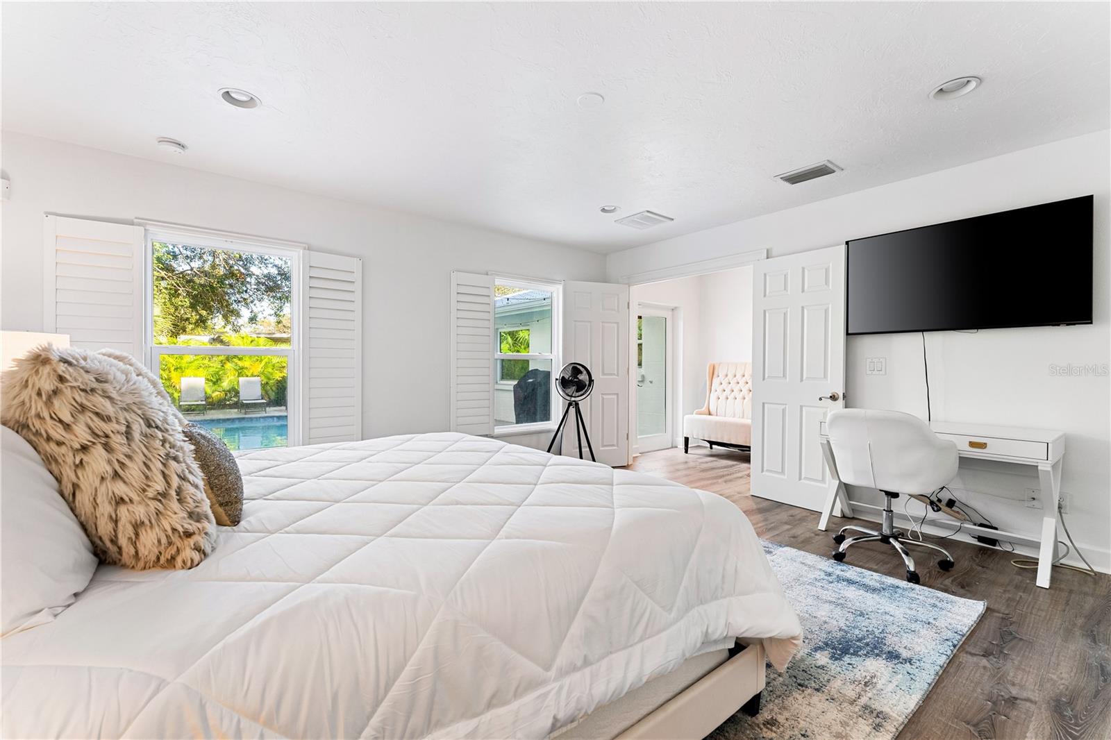 POINSETTIA PARK 2 - Residential Lease