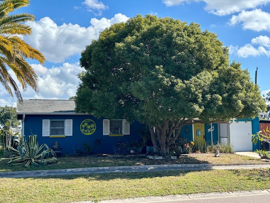 Photo of 7851 84th Lane, Seminole, FL 33777 (MLS # TB8442803)