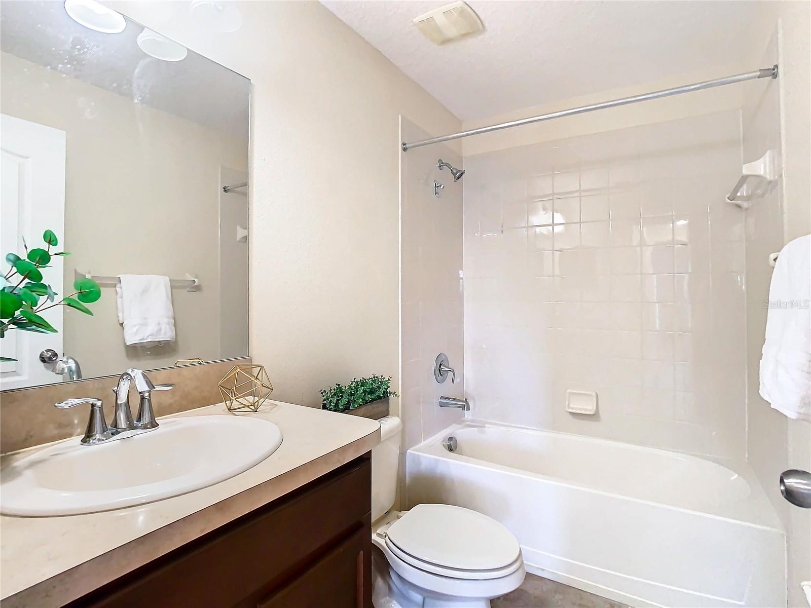 THOUSAND OAKS EAST PH V - Residential