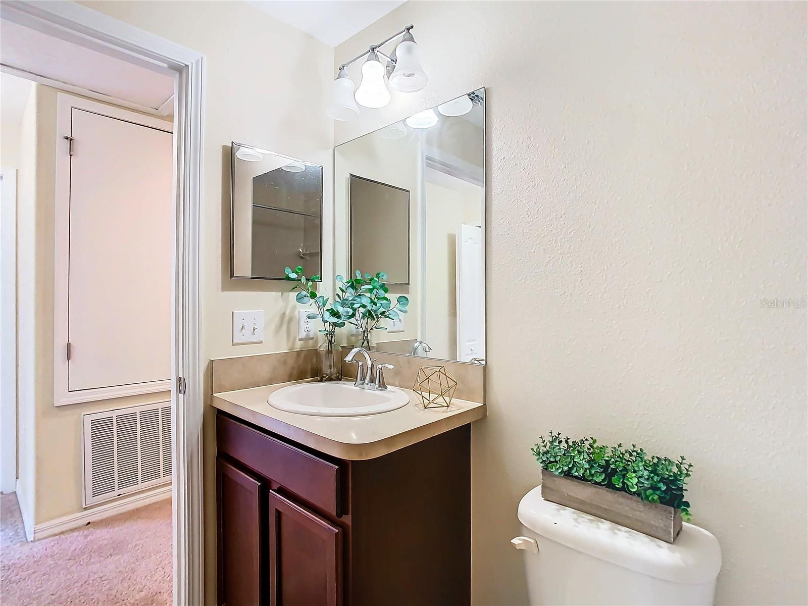 THOUSAND OAKS EAST PH V - Residential