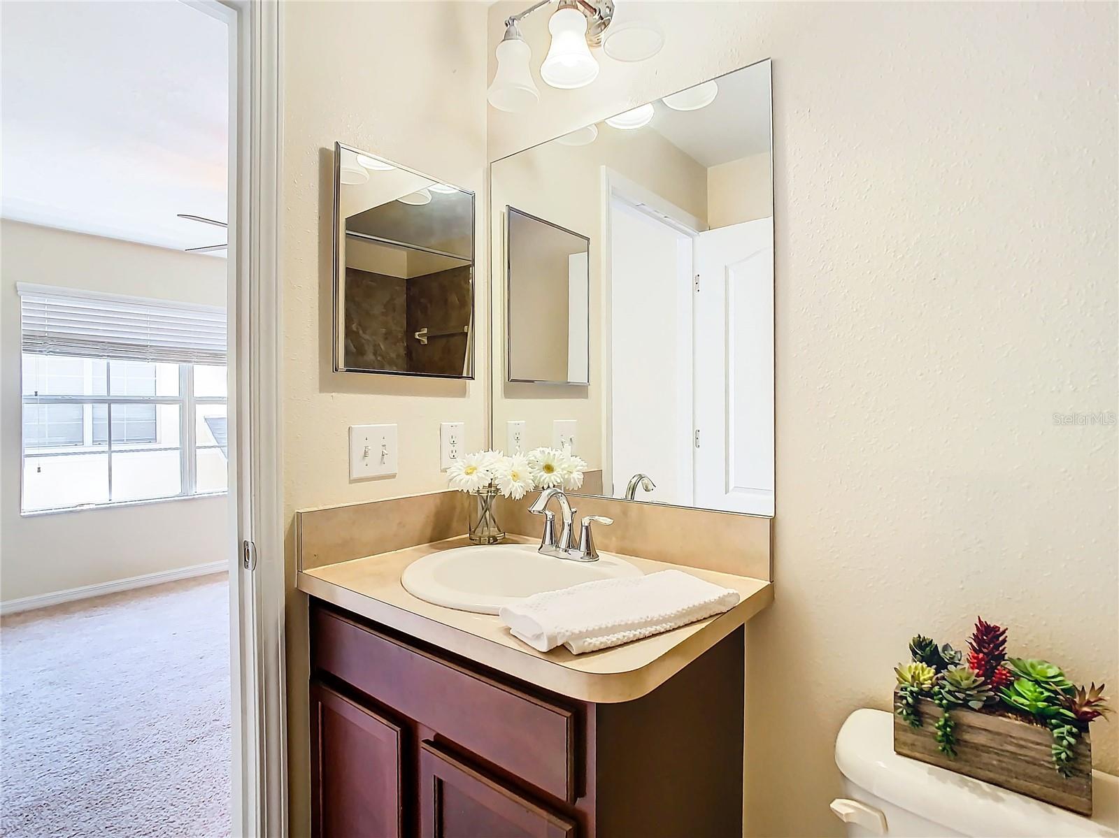 THOUSAND OAKS EAST PH V - Residential