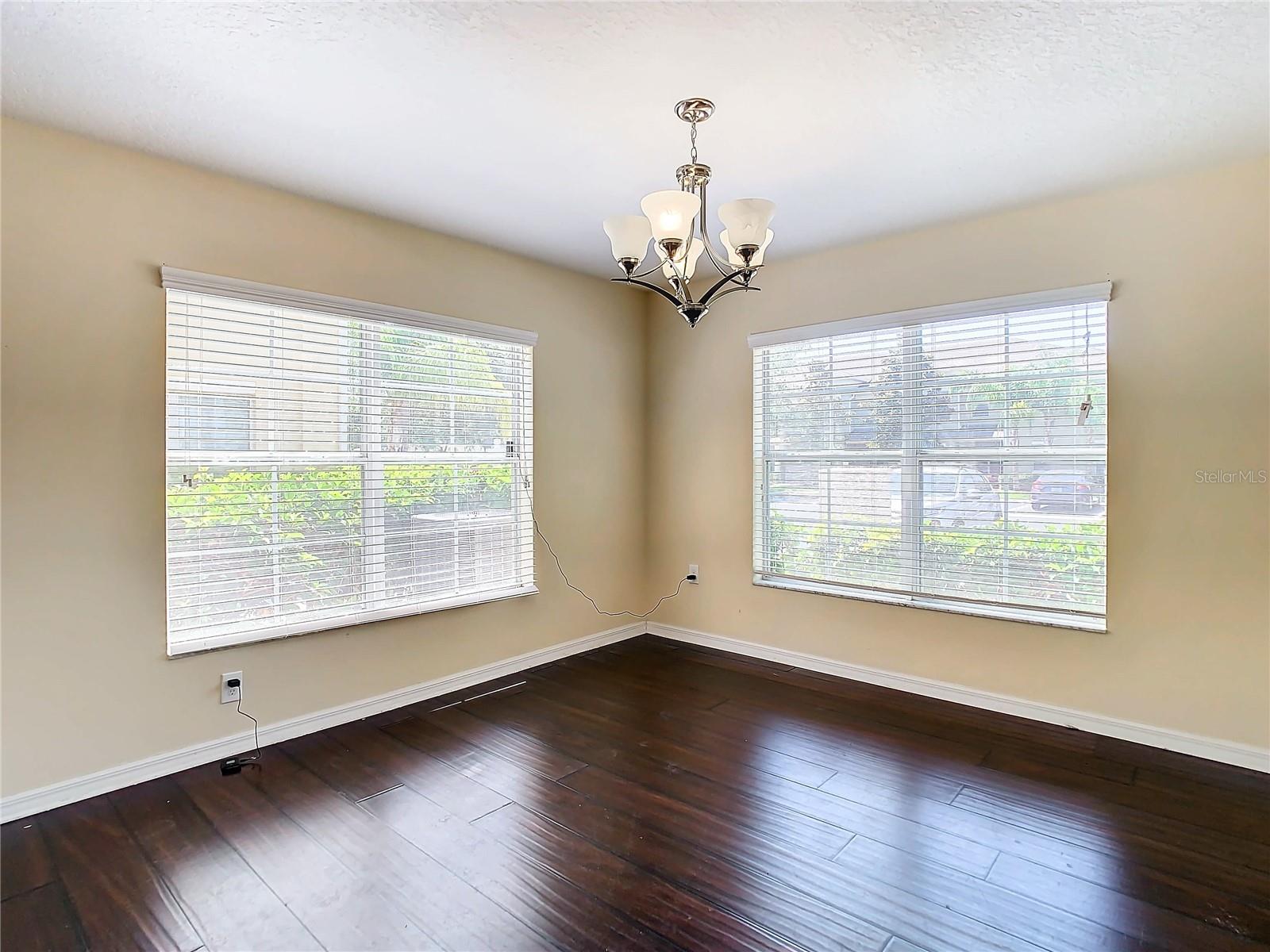 THOUSAND OAKS EAST PH V - Residential