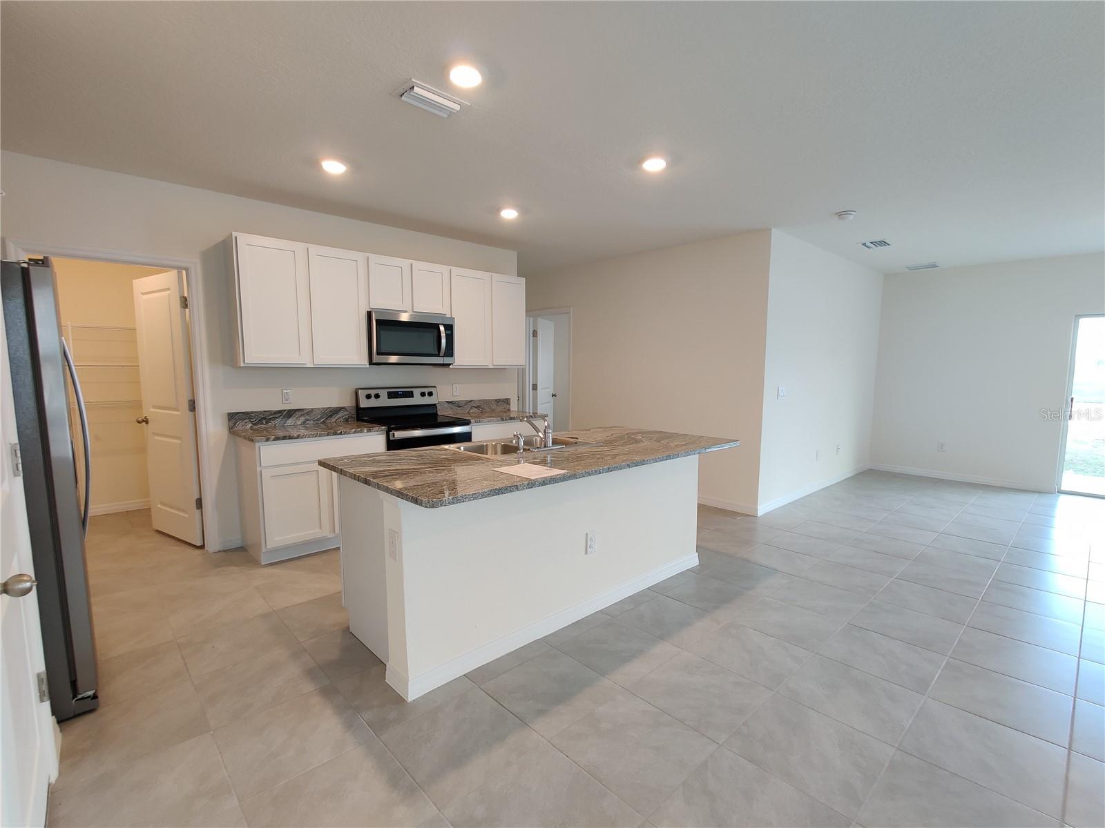 MIRADA PRCL 17-2 - Residential