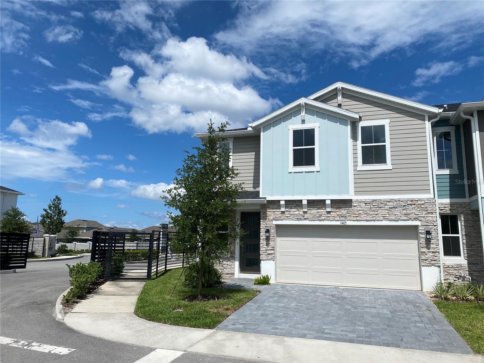 TOWNHOMES AT RIVERS EDGE - Residential Lease