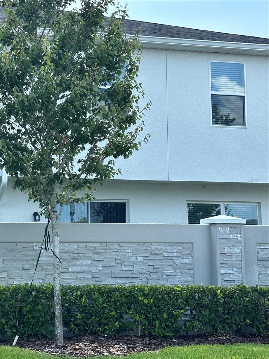 TOWNHOMES AT RIVERS EDGE - Residential Lease