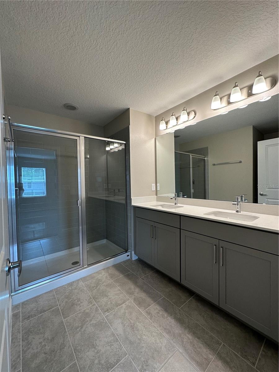 TOWNHOMES AT RIVERS EDGE - Residential Lease