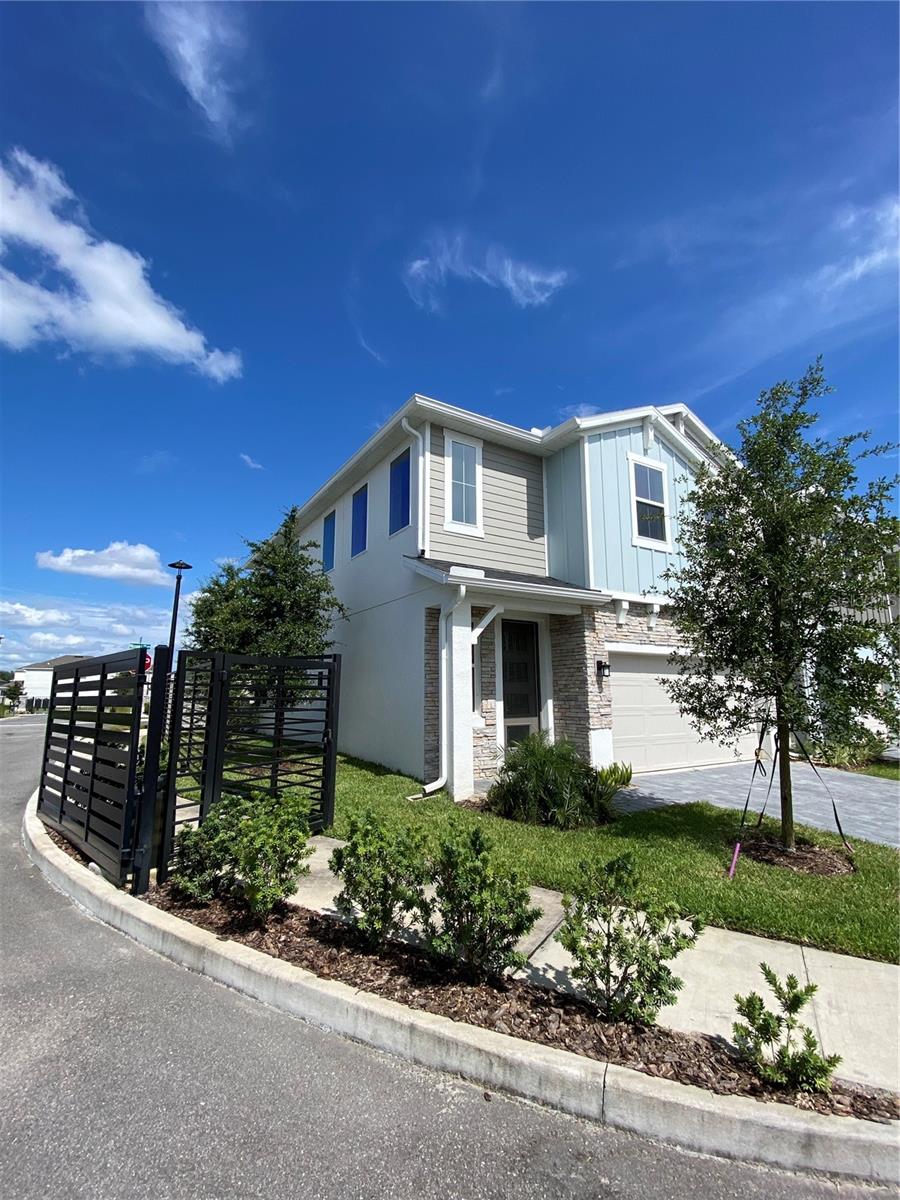 TOWNHOMES AT RIVERS EDGE - Residential Lease