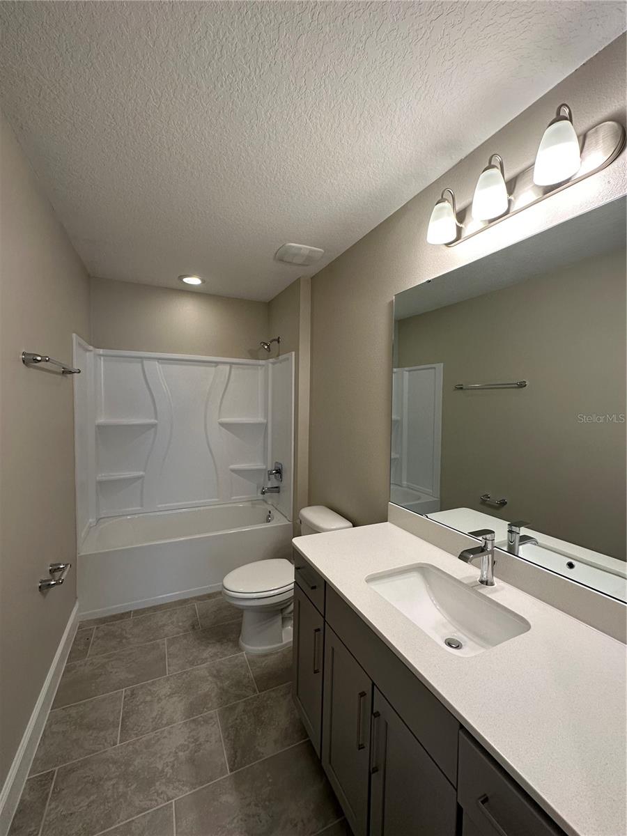 TOWNHOMES AT RIVERS EDGE - Residential Lease