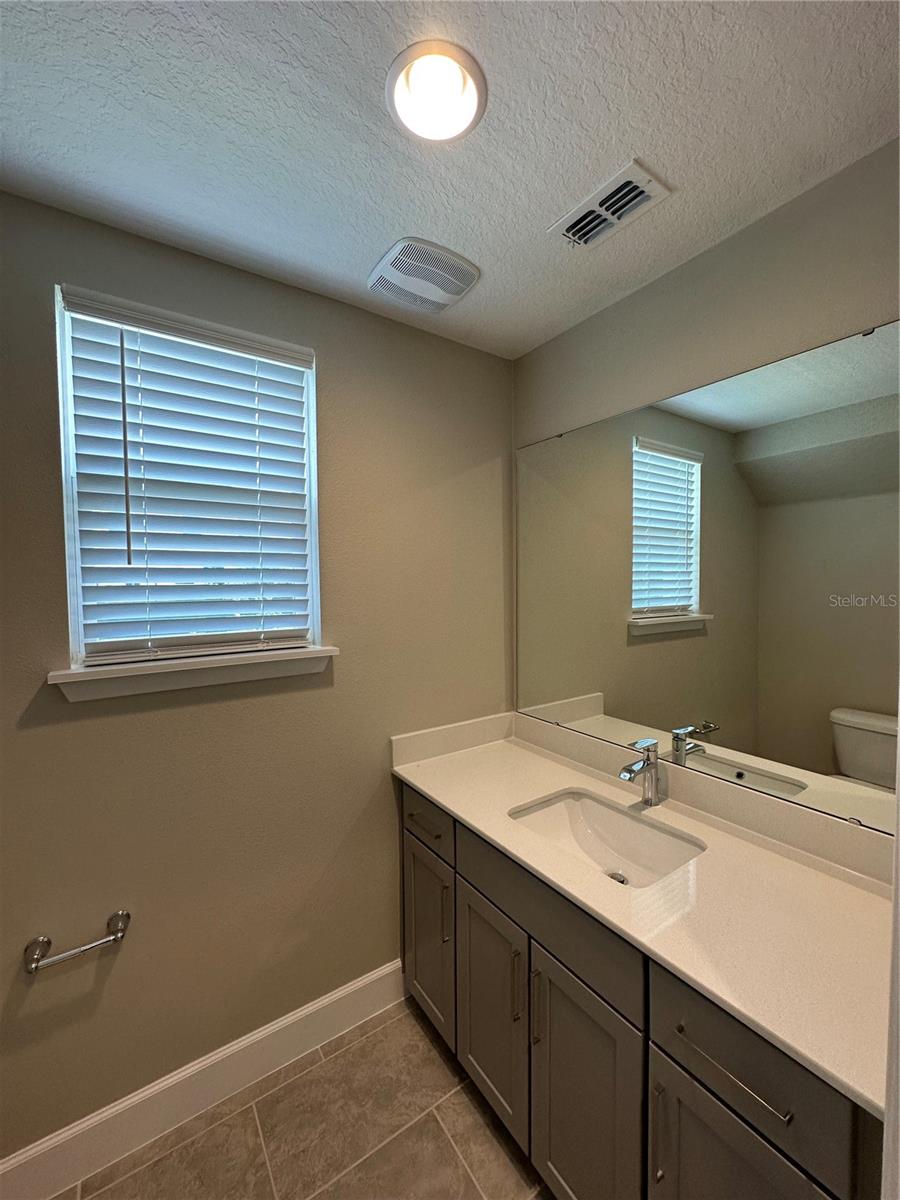 TOWNHOMES AT RIVERS EDGE - Residential Lease