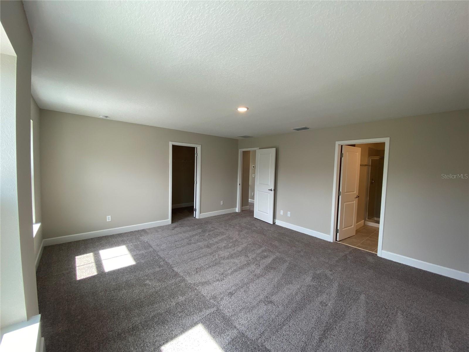 TOWNHOMES AT RIVERS EDGE - Residential Lease