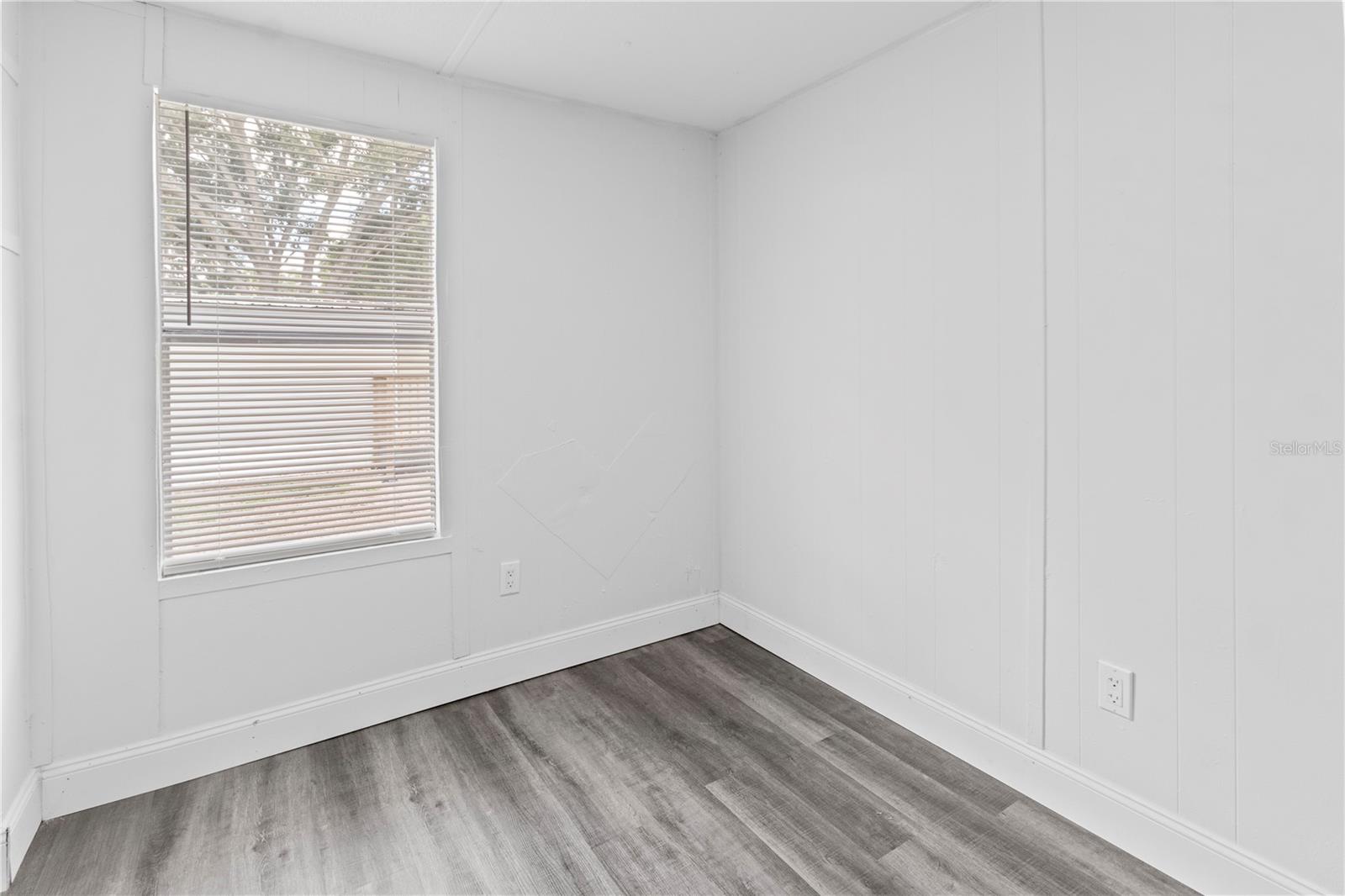 1221 N VALRICO ROAD 64