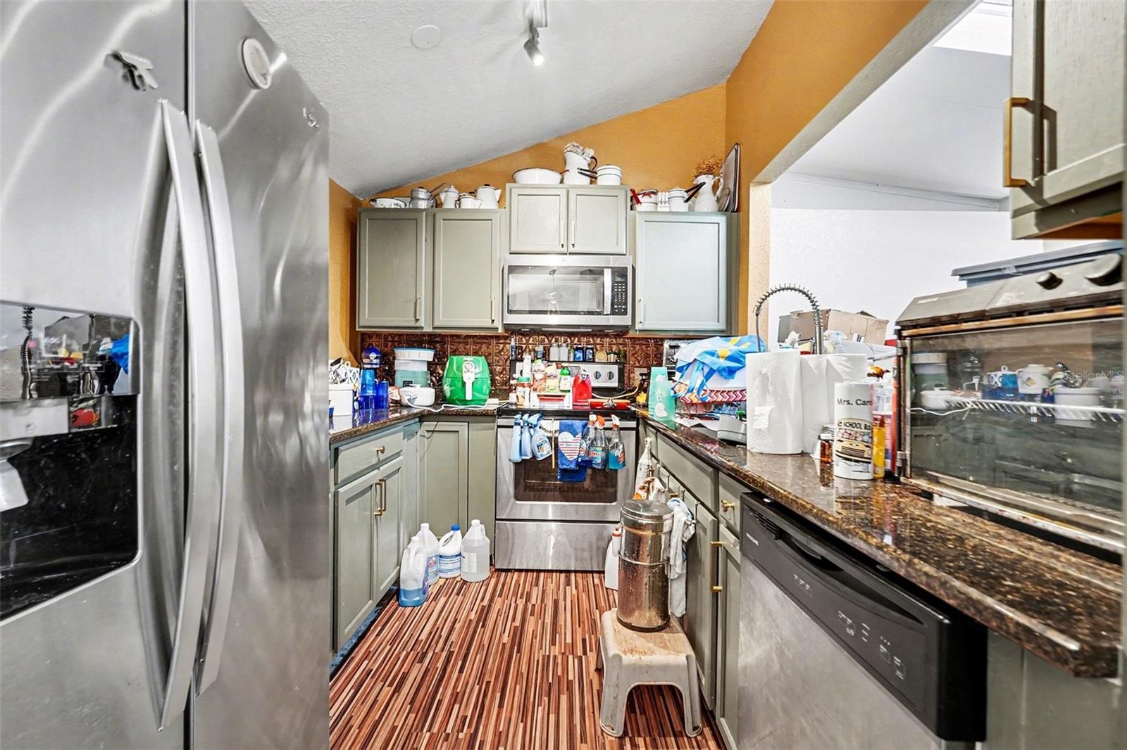 BEACON WOODS VILLAGE - Residential