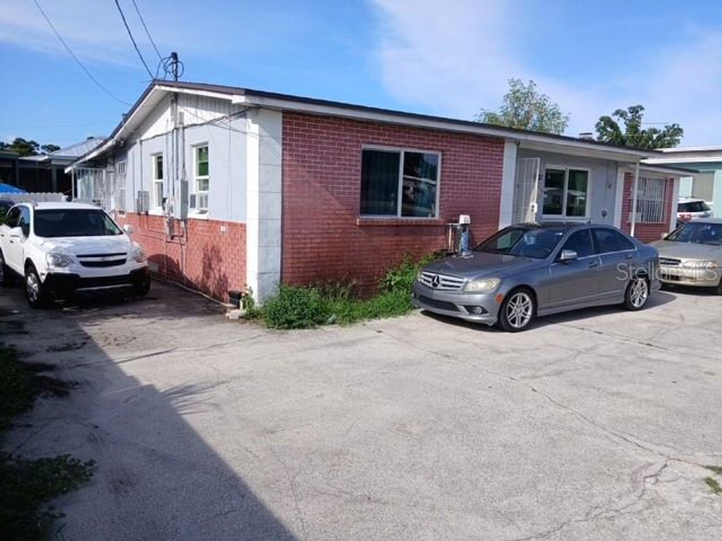 Photo of 2104 W Sligh Avenue, Tampa, FL 33604 (MLS # L4954527)