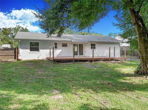 A home in DEBARY