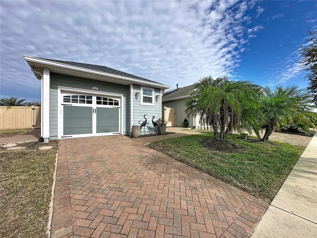 Photo of 321 Alcove Drive, Groveland, FL 34736 (MLS # G5106424)
