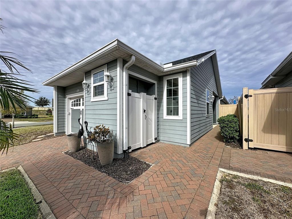 Photo of 321 Alcove Drive, Groveland, FL 34736 (MLS # G5106424)