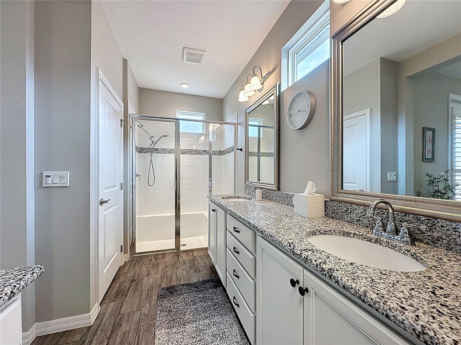 CASCADES/GROVELAND PH 5 - Residential