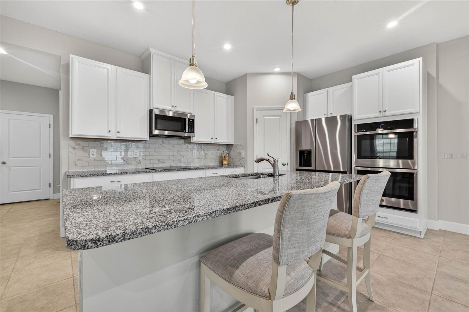 AVALON WOODS - Residential