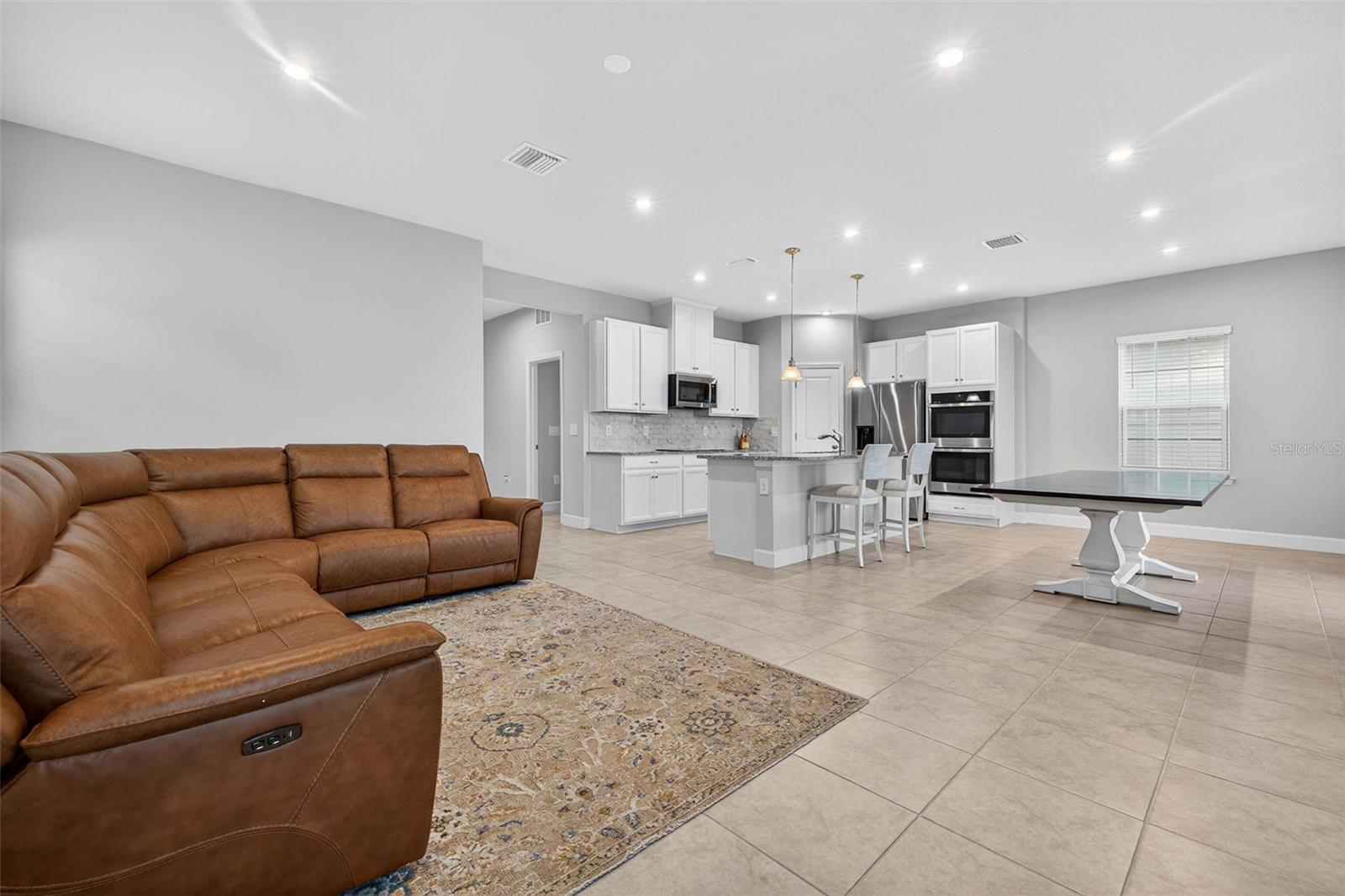 AVALON WOODS - Residential