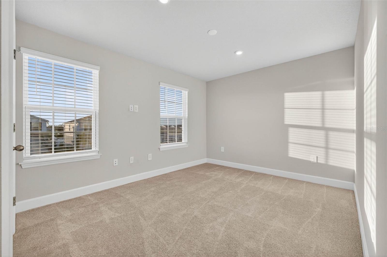 AVALON WOODS - Residential