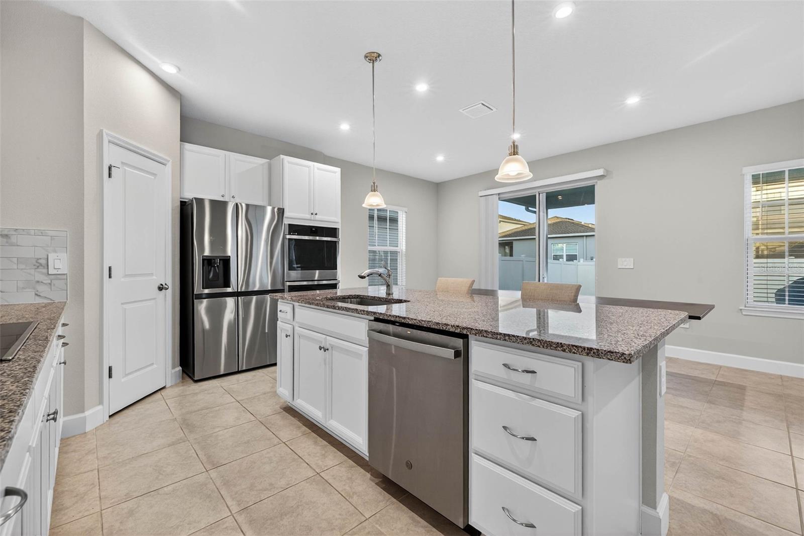 AVALON WOODS - Residential