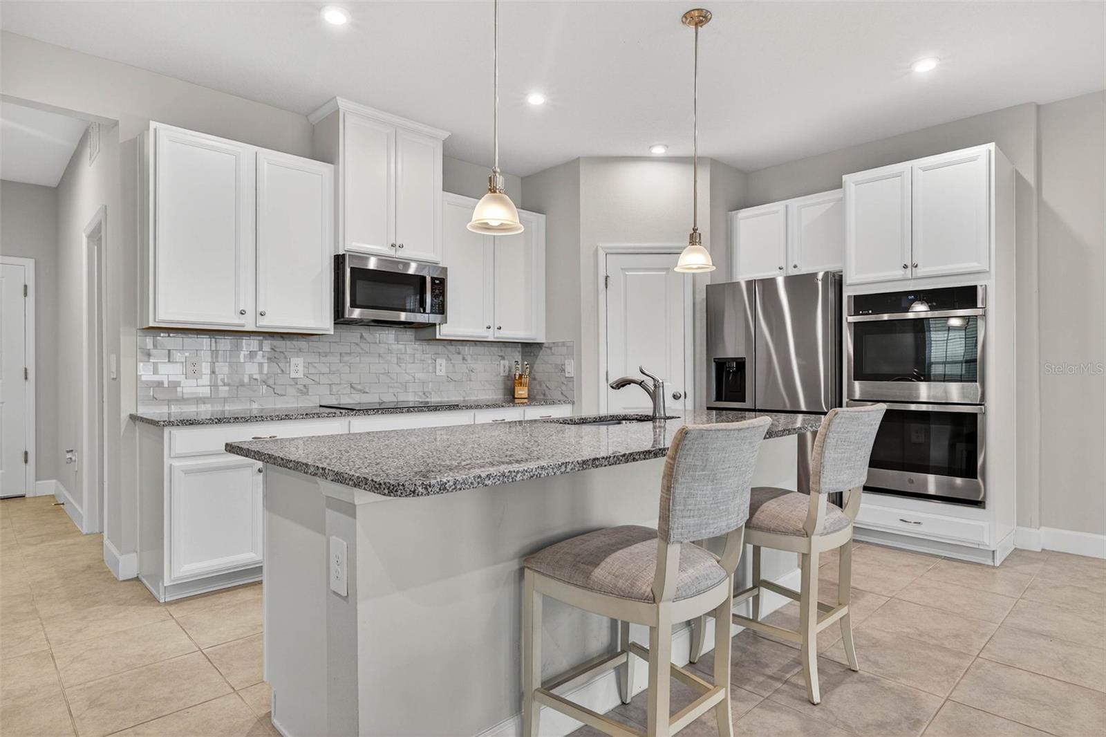 AVALON WOODS - Residential