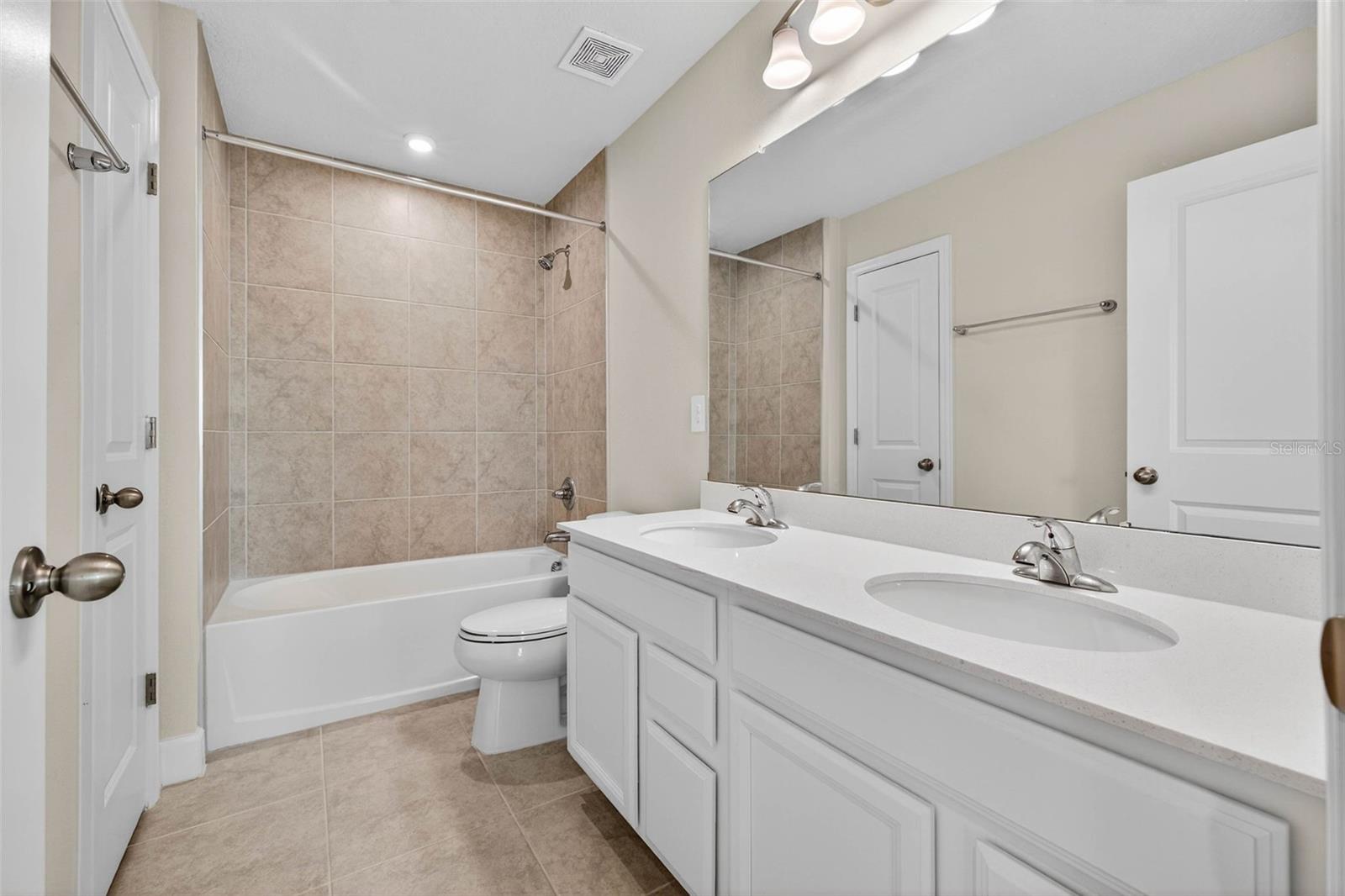 AVALON WOODS - Residential