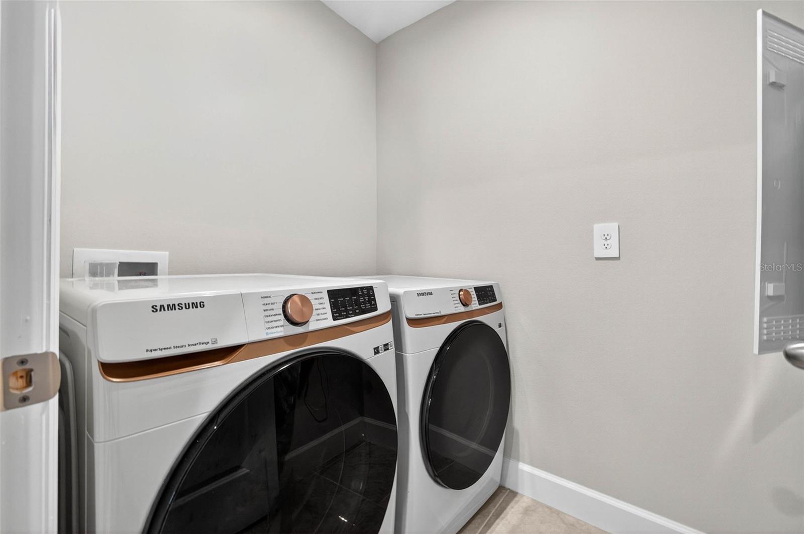 AVALON WOODS - Residential