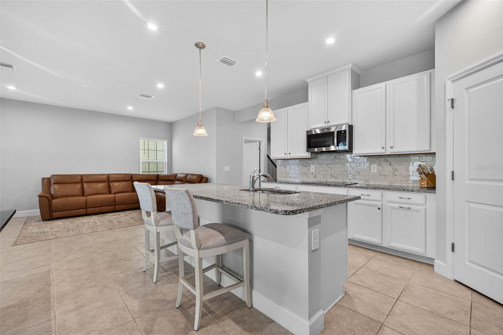 AVALON WOODS - Residential